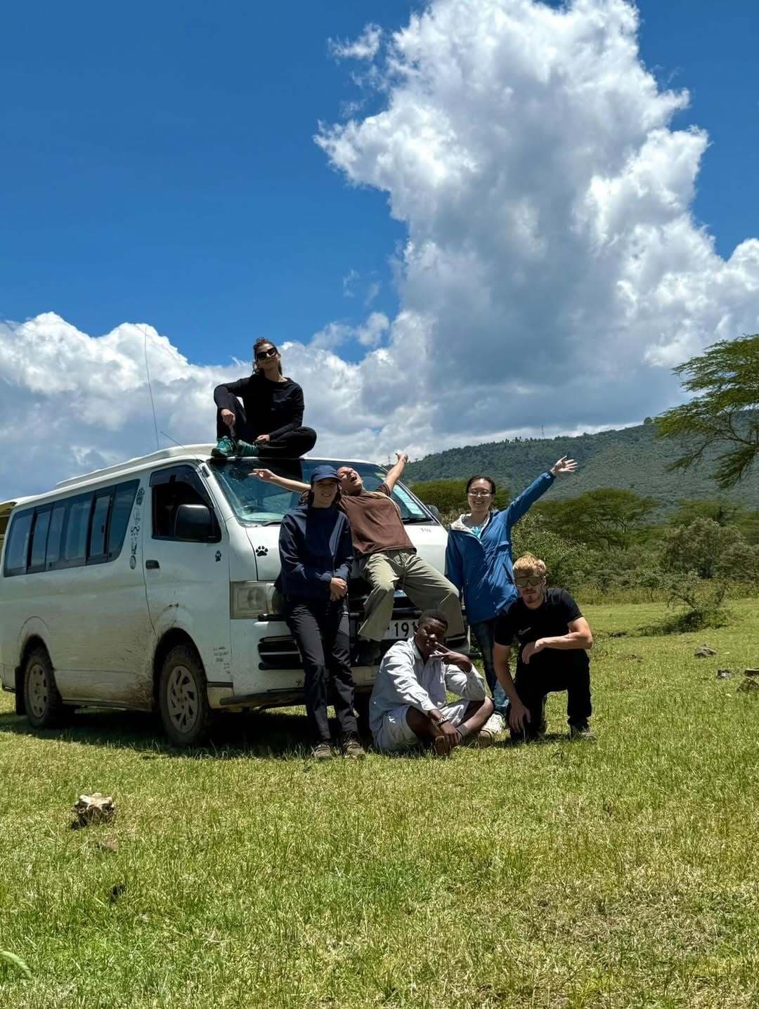 Viaggiatori HeyLocals riuniti durante un’esperienza di gruppo